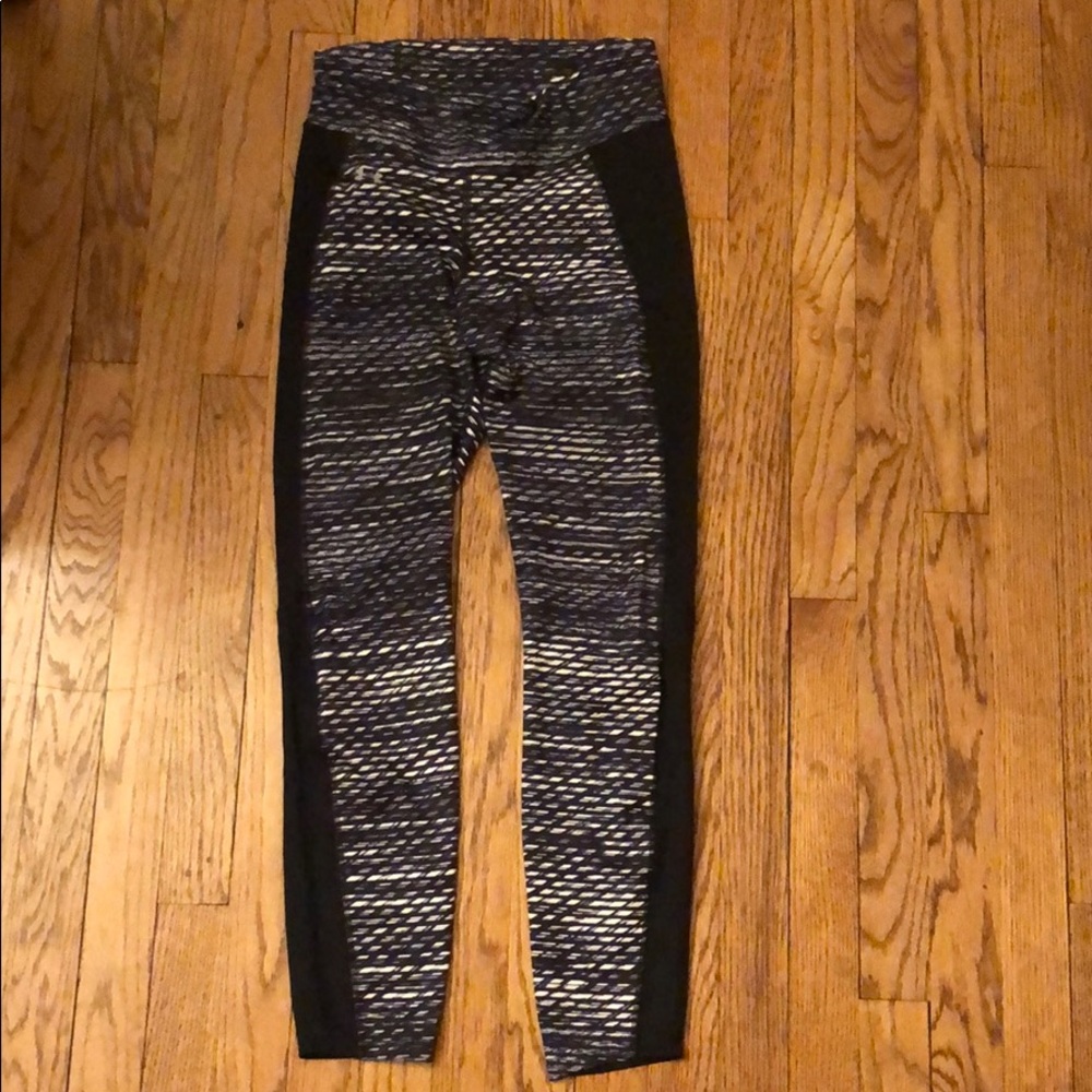 Ladies Under Armour Mesh Calf Legging Medium